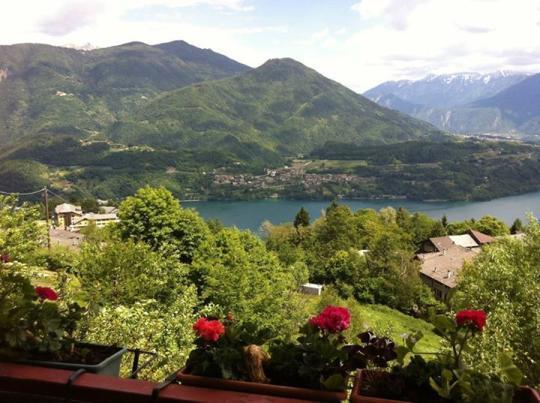 بيرجيني فالسويانا B&B Alba Sul Lago المظهر الخارجي الصورة